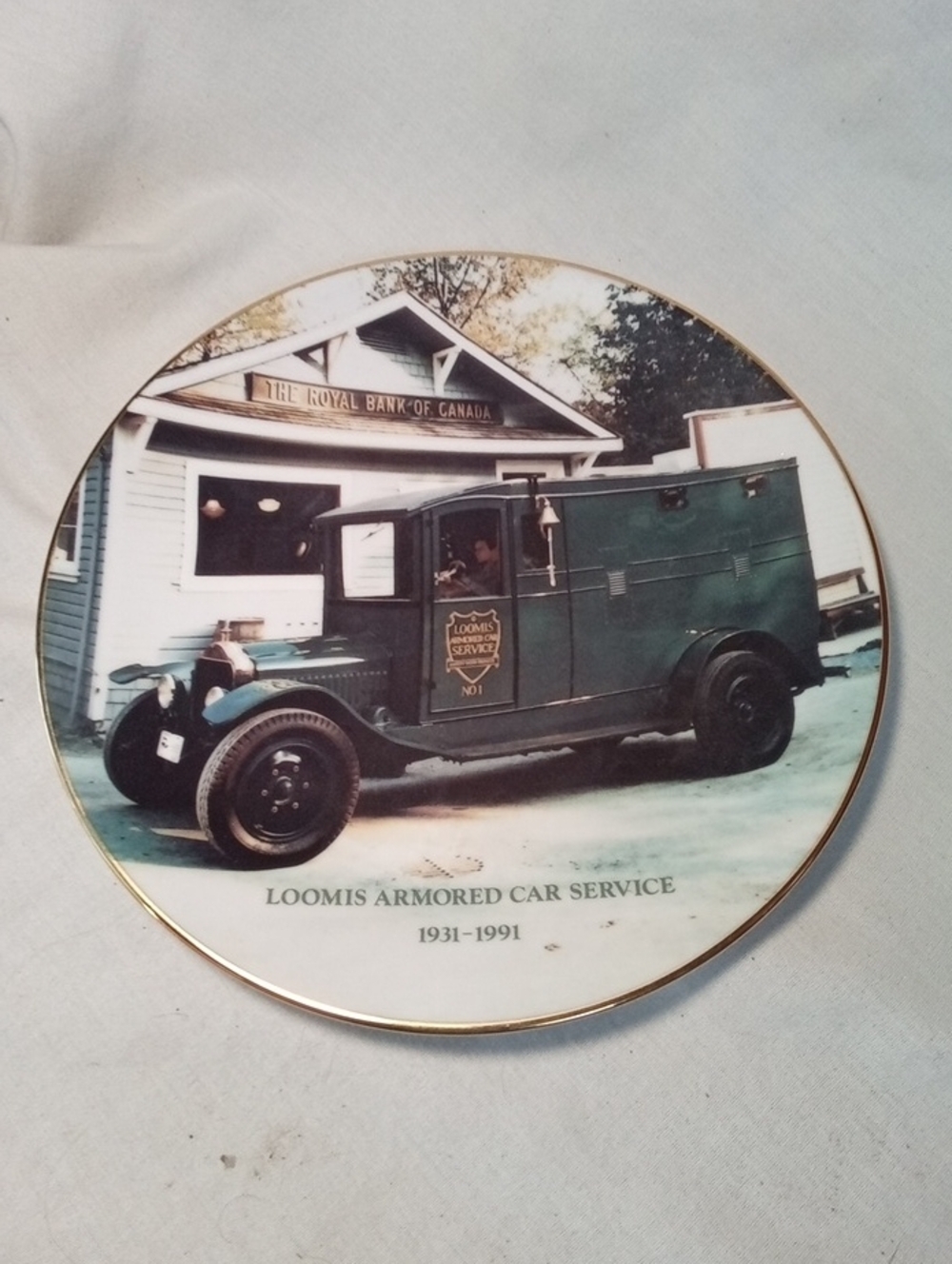 Vintage #1225/1250 Loomis Armored Car Service Decorative Plate - Green